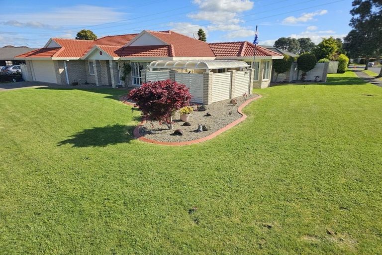 Photo of property in 49 Longford Park Drive, Takanini, 2112