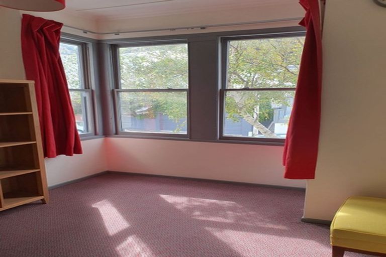 Photo of property in 92 Austin Street, Mount Victoria, Wellington, 6011