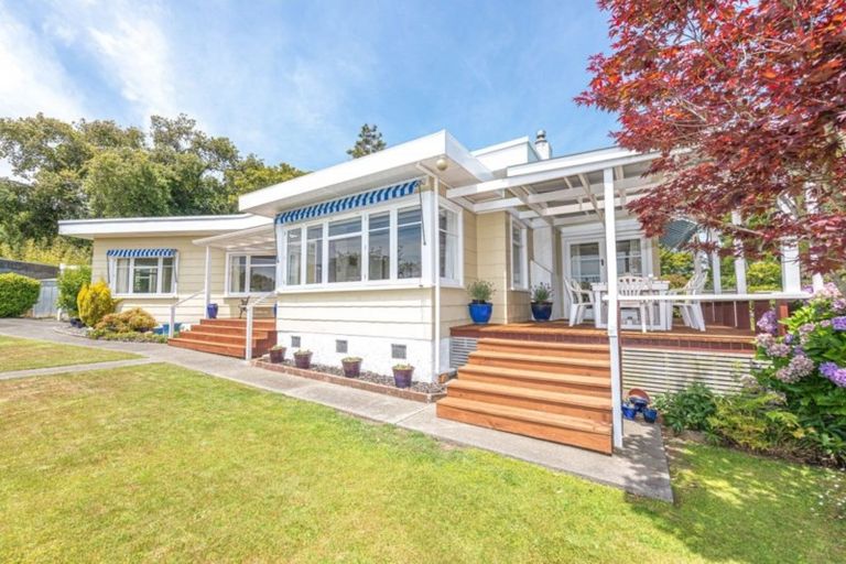 Photo of property in 17 Tulloch Street, Saint Johns Hill, Whanganui, 4500