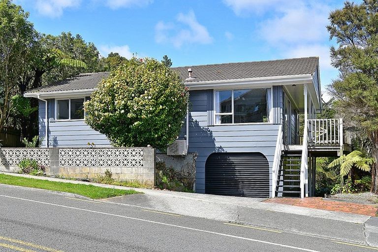 Photo of property in 52 Lord Street, Stokes Valley, Lower Hutt, 5019