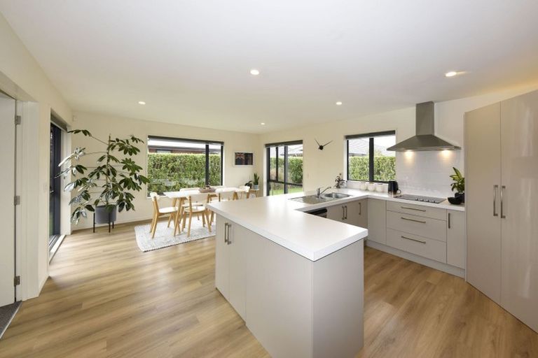 Photo of property in 10 Gosling Crescent, Halswell, Christchurch, 8025