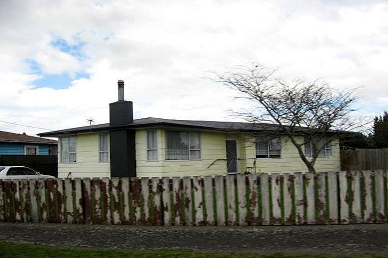 Photo of property in 81 Cameron Crescent, Masterton, 5810