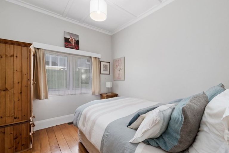 Photo of property in 12 Ngataringa Road, Devonport, Auckland, 0624