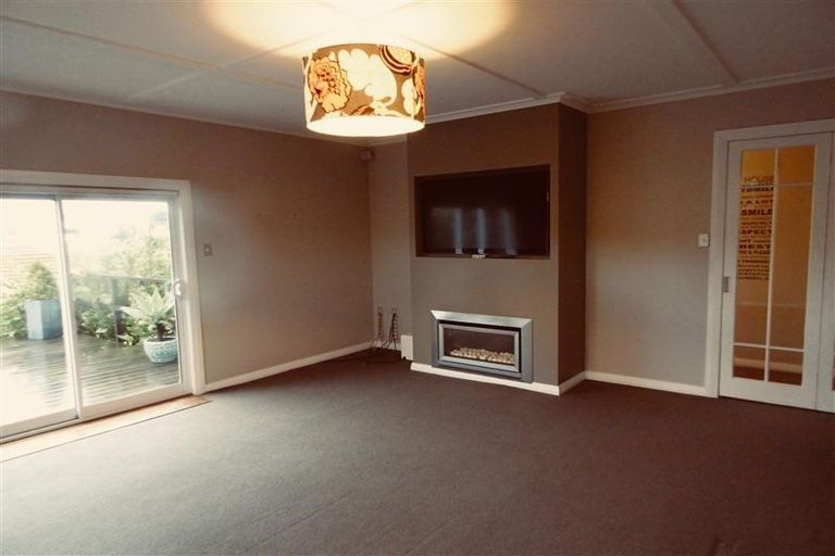 Photo of property in 16 Cutfield Road, New Plymouth, 4310