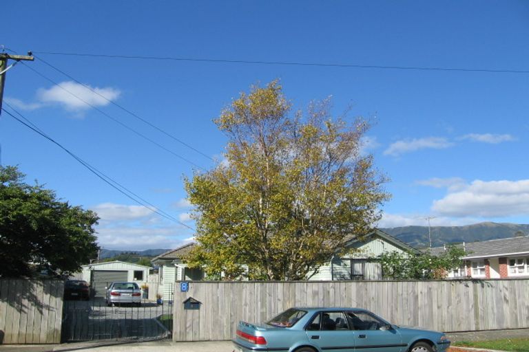 Photo of property in 8 Oxford Crescent, Ebdentown, Upper Hutt, 5018