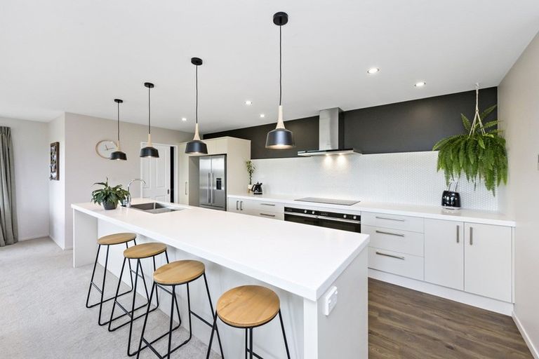 Photo of property in 36 Whitcombe Place, Darfield, 7571