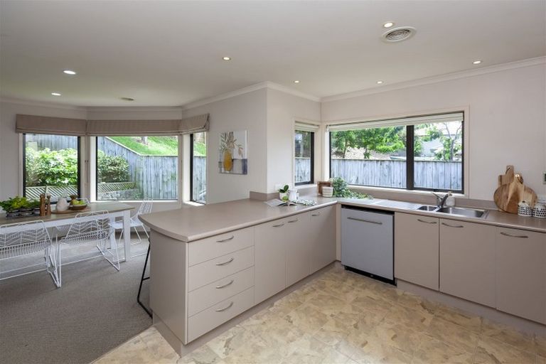 Photo of property in 18 Sams Way, Raumati South, Paraparaumu, 5032