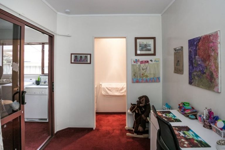 Photo of property in 19 Bucksburn Place, Greenmeadows, Napier, 4112
