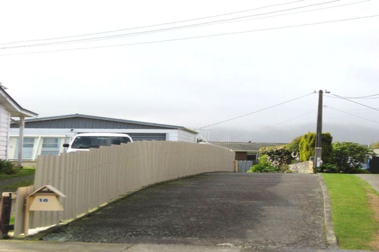 Photo of property in 16 Green Avenue, Levin, 5510