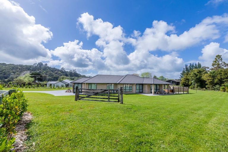 Photo of property in 15 Moses Road, Kaukapakapa, 0873