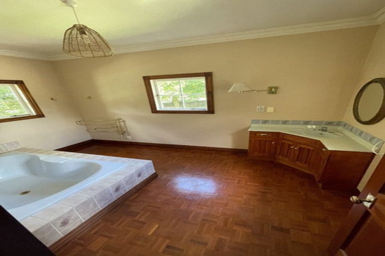 Photo of property in 24 Oaklea Lane, Tamahere, Hamilton, 3283