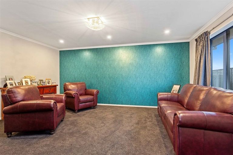 Photo of property in 6 Benjes Place, Woodend, 7610