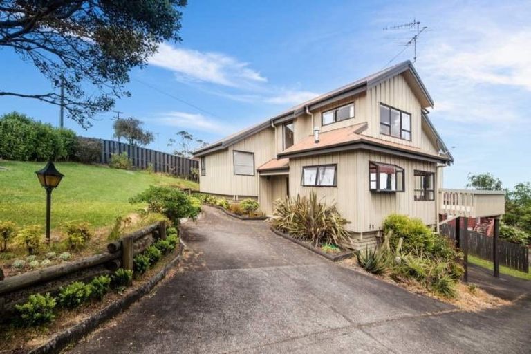Photo of property in 1/386 Glenfield Road, Glenfield, Auckland, 0629