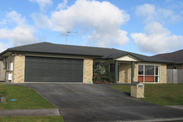 Photo of property in 11 Attymon Lane, East Tamaki, Auckland, 2016