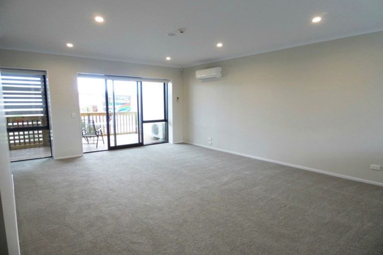 Photo of property in 25 De Havilland Road, Hobsonville, Auckland, 0618