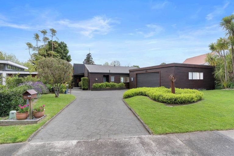 Photo of property in 30 Lastel Place, Shelly Park, Auckland, 2014