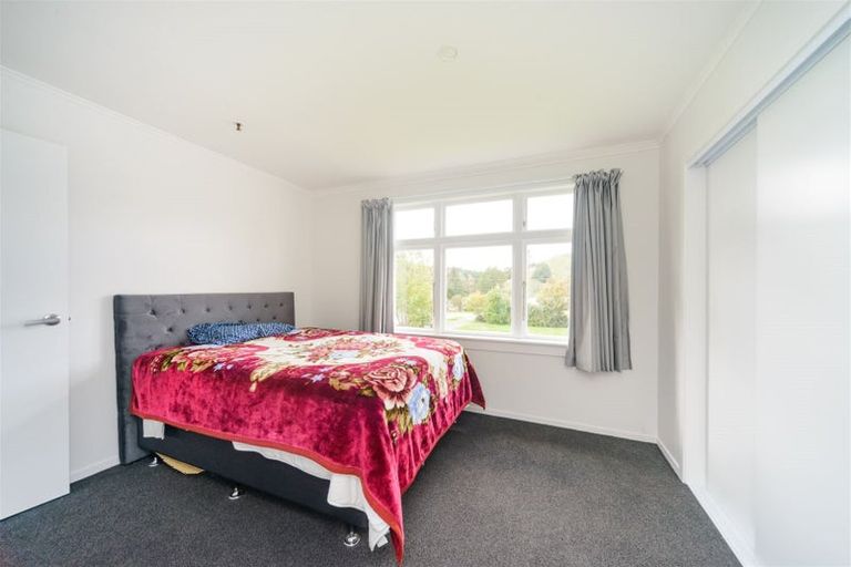 Photo of property in 21 Ongo Road, Hunterville, 4730