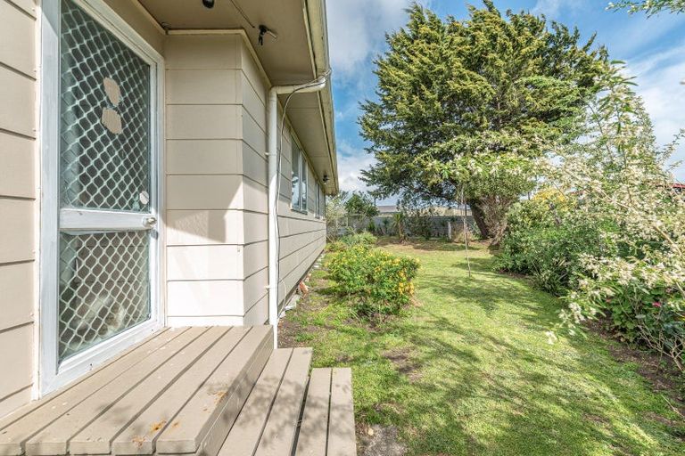 Photo of property in 28 Tongariro Street, Castlecliff, Whanganui, 4501