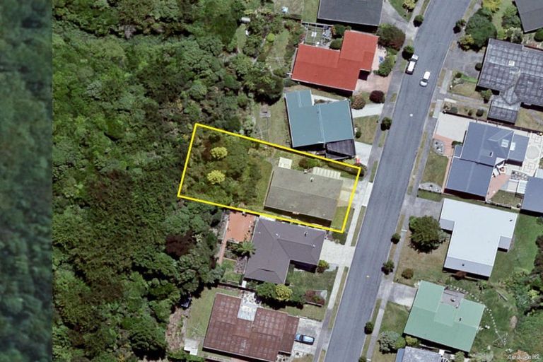 Photo of property in 18 Rembrandt Avenue, Tawa, Wellington, 5028