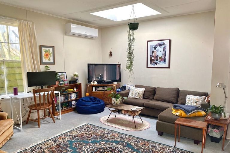 Photo of property in 1/12 Myrtle Crescent, Mount Cook, Wellington, 6021