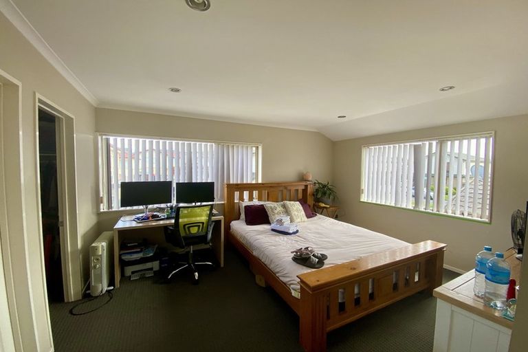 Photo of property in 2 Tavua Lane, Ranui, Auckland, 0612