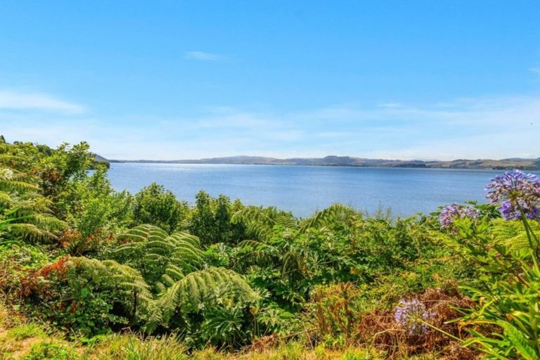 Photo of property in 137 Koutu Road, Kawaha Point, Rotorua, 3010