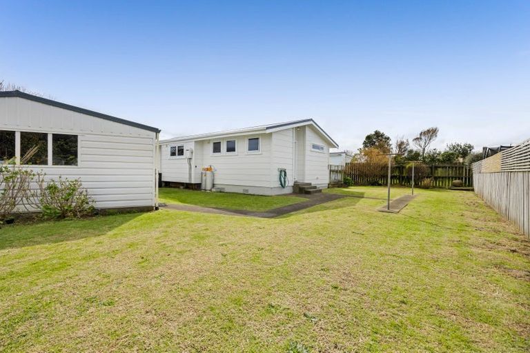 Photo of property in 8 Hughson Place, Opunake, 4616