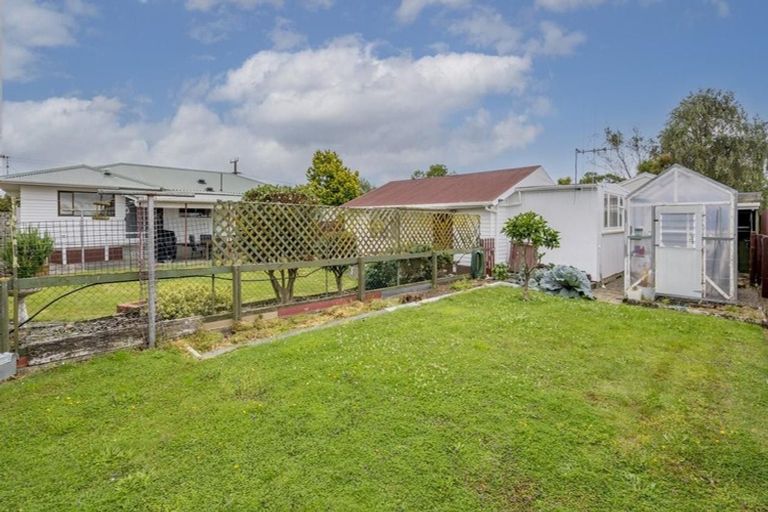 Photo of property in 17 Meadowvale Drive, Levin, 5510