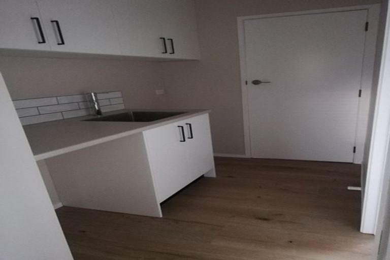 Photo of property in 2/5 Aries Place, Shelly Park, Auckland, 2014