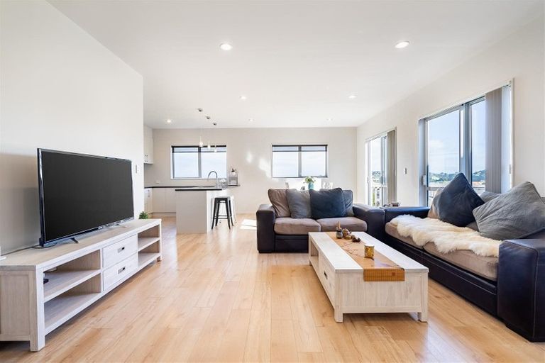 Photo of property in 135 Alec Craig Way, Gulf Harbour, Whangaparaoa, 0930