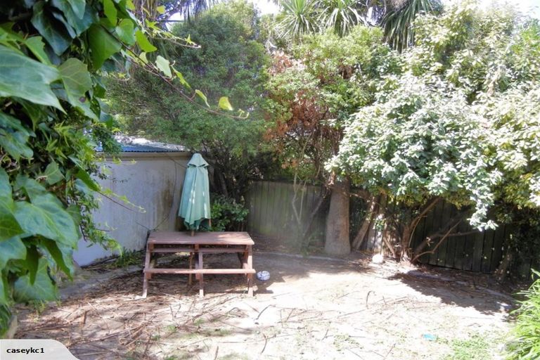 Photo of property in 15 Tawa Street, Tawa, Wellington, 5028