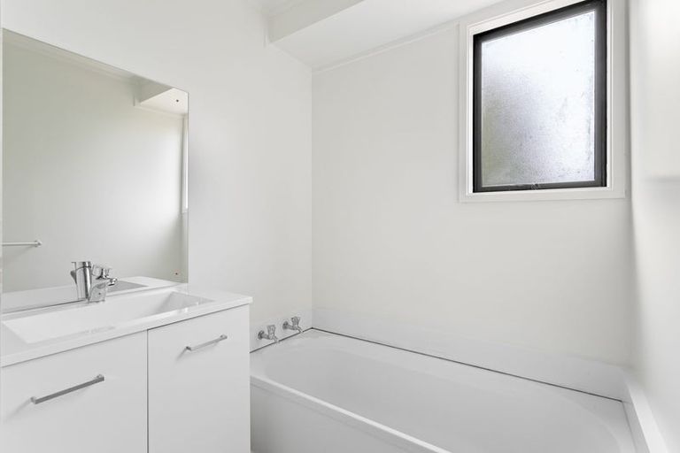 Photo of property in 2/73 Luanda Drive, Ranui, Auckland, 0612