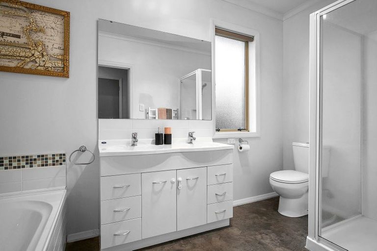 Photo of property in 50 Williams Street, Cambridge, 3434