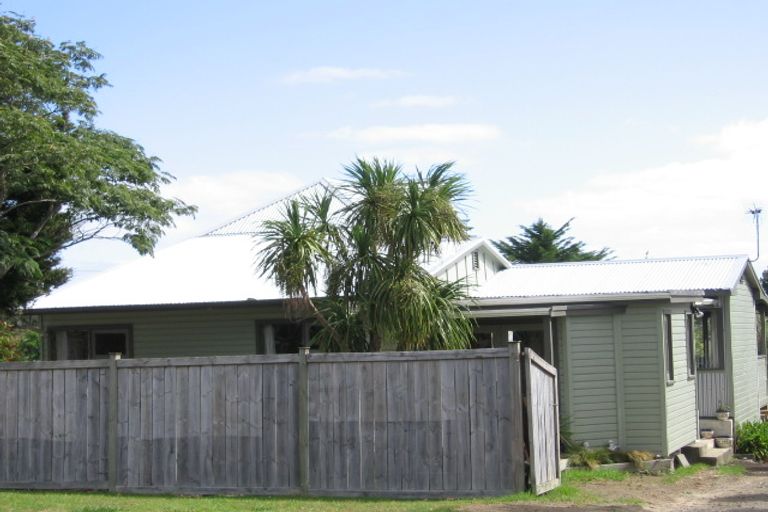 Photo of property in 13 Drome View Place, Beach Haven, Auckland, 0626