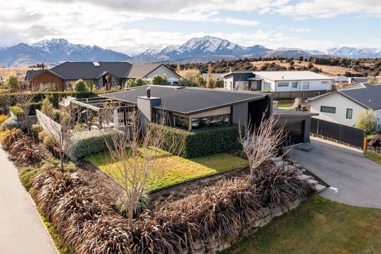 Photo of property in 41 Minaret Ridge, Wanaka, 9305