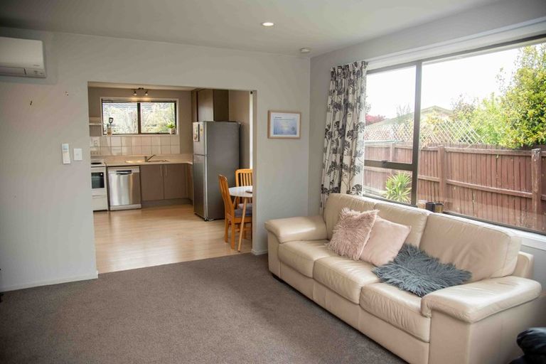 Photo of property in 2/323 Sawyers Arms Road, Bishopdale, Christchurch, 8053