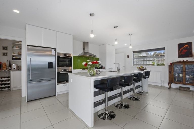 Photo of property in 31 Magnolia Rise, Waipahihi, Taupo, 3330