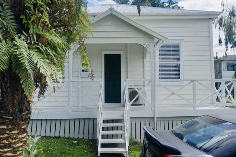 Photo of property in 77 King Street, Hikurangi, 0114