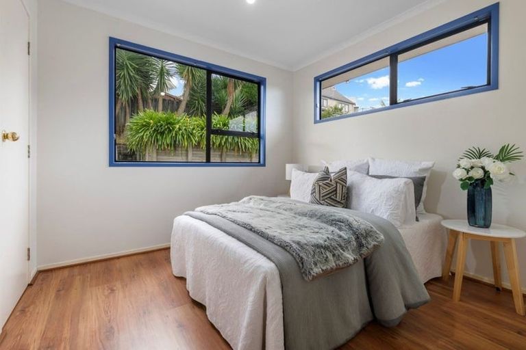 Photo of property in 29 Lewisham Street, Highland Park, Auckland, 2010