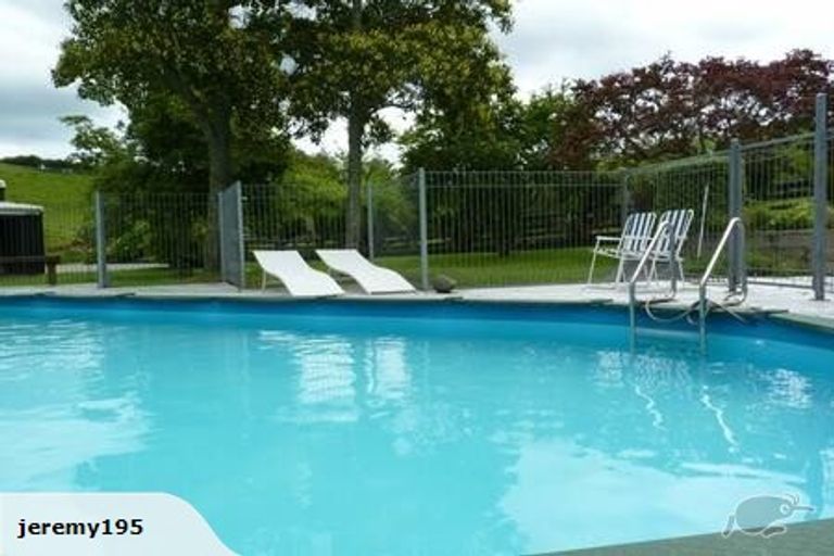 Photo of property in 113 Veale Road, Ridgewood, New Plymouth, 4371