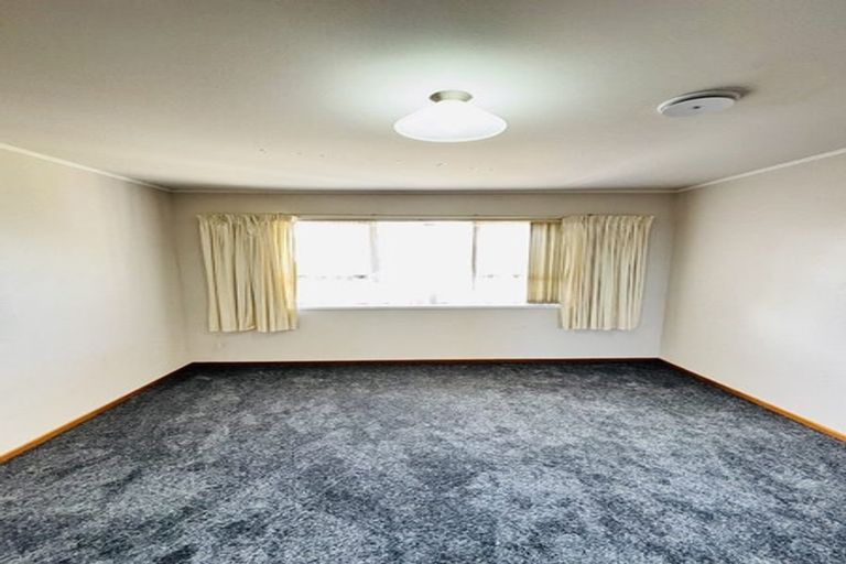 Photo of property in 60 Strid Road, Te Atatu South, Auckland, 0610