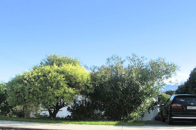 Photo of property in 25 Aorangi Road, Paraparaumu, 5032