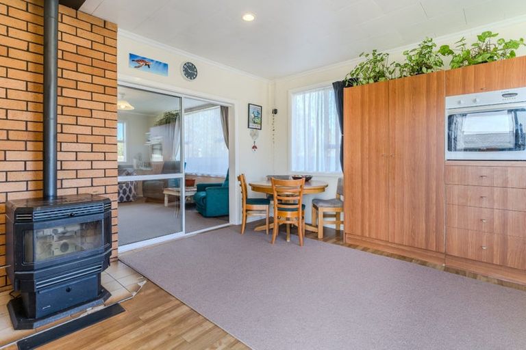 Photo of property in 2 Queen Street, Milton, 9220