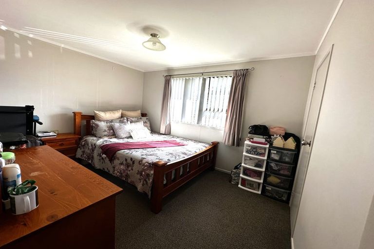 Photo of property in 18 Funnell Place, Manurewa, Auckland, 2102