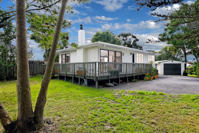 Photo of property in 25 Smythe Road, Henderson, Auckland, 0612