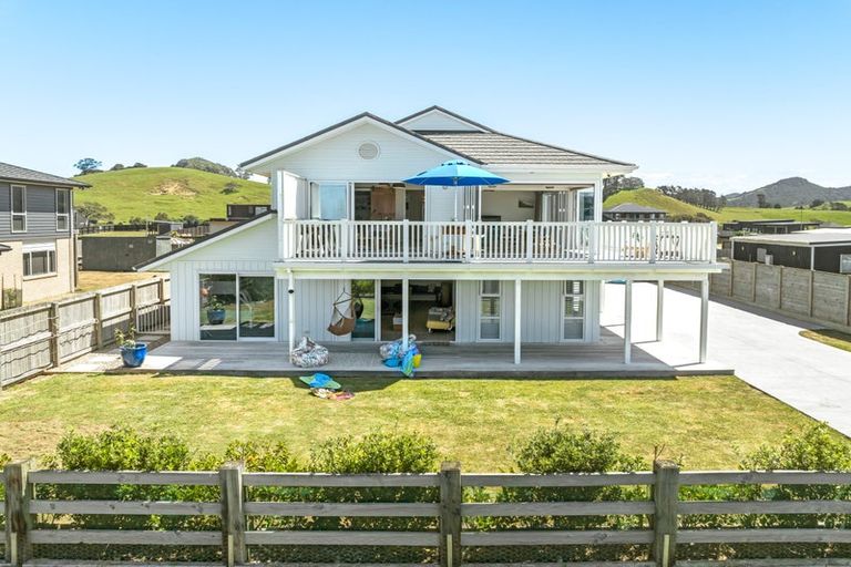 Photo of property in 3 Christie Close, Pataua North, Parua Bay, 0175