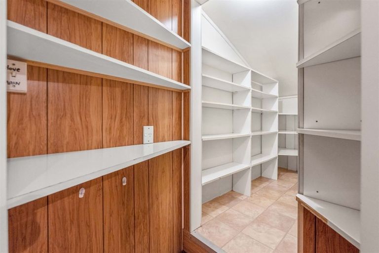 Photo of property in 5 Peterhouse Place, West Harbour, Auckland, 0618