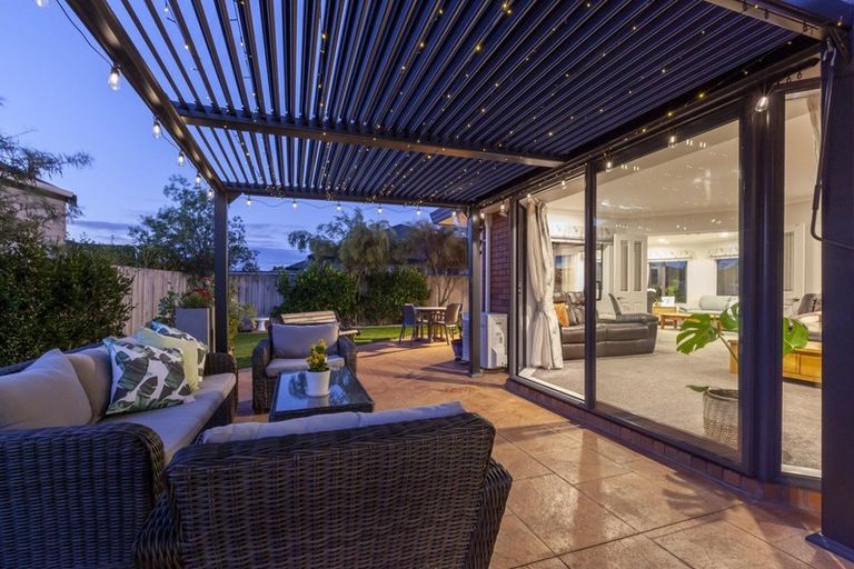 Photo of property in 68 Guildford Drive, Paraparaumu, 5032