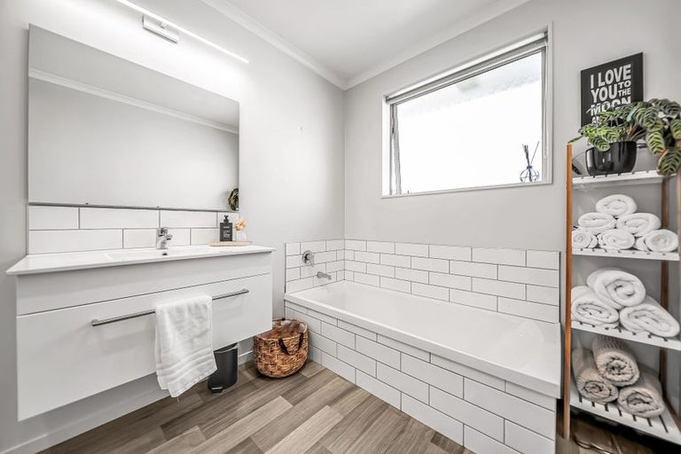 Photo of property in 27 Rodeo Drive, Te Anau, 9600