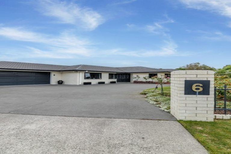 Photo of property in 6 Anderson Way, Highlands Park, New Plymouth, 4312